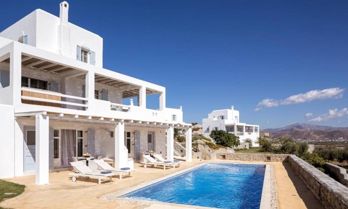 Agios Prokopios Hotel | 220 m² Hotel ∙ 4 bedrooms ∙ 127 guests