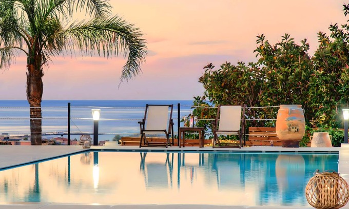 Mathes House | 220 m² House ∙ 5 bedrooms ∙ 17 guests