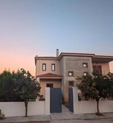 Akrata Villa | 220 m² Villa ∙ 4 bedrooms ∙ 11 guests