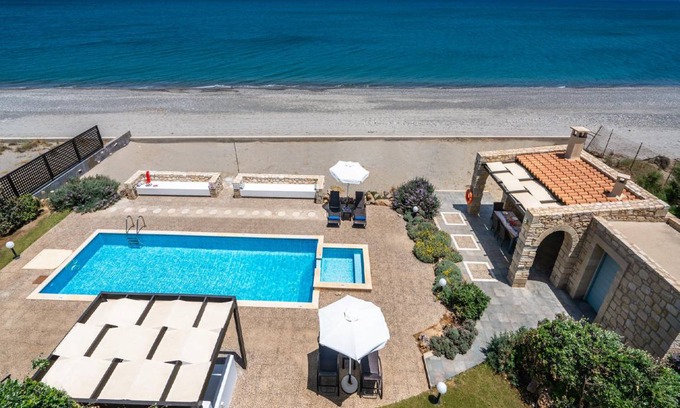 Rapaniana House | 226 m² House ∙ 3 bedrooms ∙ 6 guests