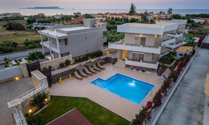 Agkisaras Hotel | 230 m² Hotel ∙ 5 bedrooms ∙ 12 guests