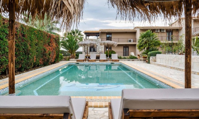 Nea Skioni Villa | 234 m² Villa ∙ 4 bedrooms ∙ 10 guests