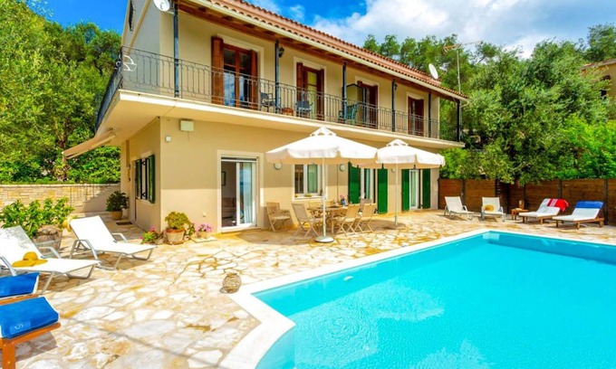 Nisaki Villa | 240 m² Villa ∙ 5 bedrooms ∙ 10 guests