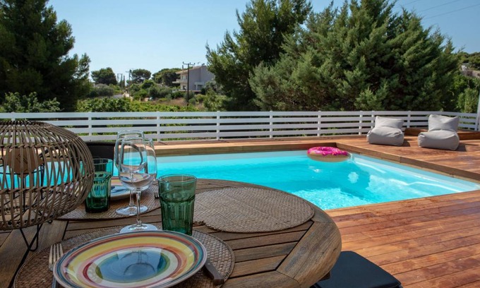 Spata-Artemida House | 245 m² House ∙ 4 bedrooms ∙ 8 guests