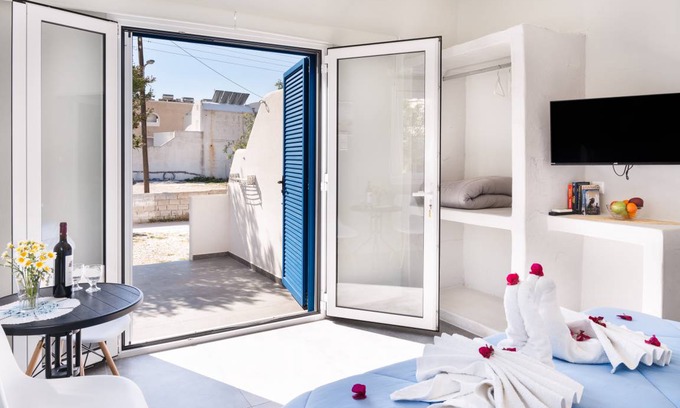 Perissa Apartment | 25 m² Apartment ∙ 1 bedroom ∙ 2 guests