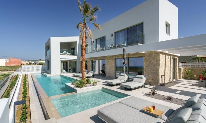 Sfakaki Apartment | 250 m² Apartment ∙ 4 bedrooms ∙ 9 guests