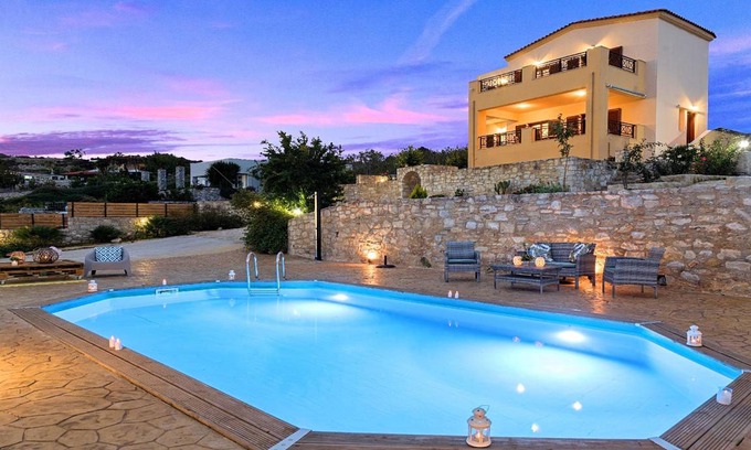 Episkopi Apartment | 250 m² Apartment ∙ 5 bedrooms ∙ 16 guests