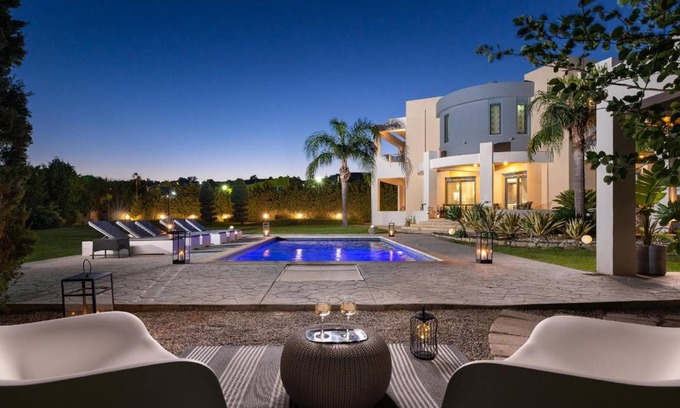Afandou House | 260 m² House ∙ 4 bedrooms ∙ 10 guests