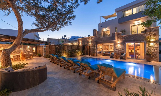 Koutsouras House | 270 m² House ∙ 7 bedrooms ∙ 18 guests