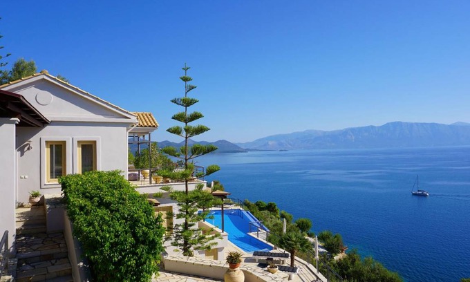 Perigiali House | 275 m² House ∙ 4 bedrooms ∙ 8 guests