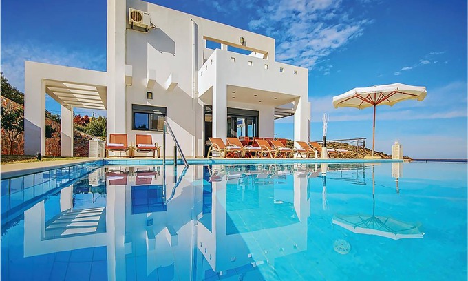 Milatos House | 293 m² House ∙ 6 bedrooms ∙ 12 guests