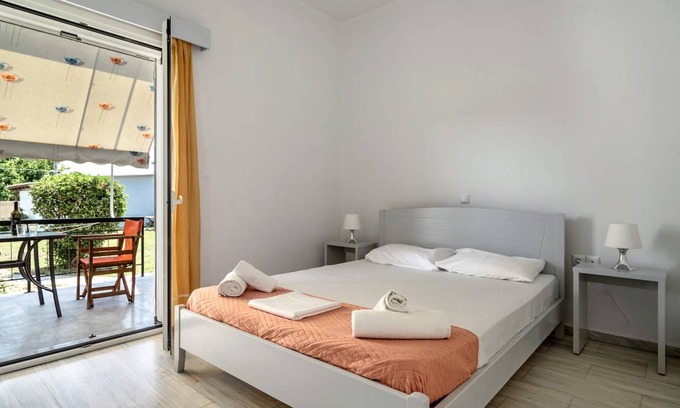 Zalongo Apartment | 30 m² Studio flat ∙ 1 bedroom ∙ 4 guests