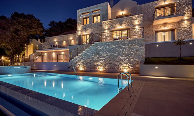 Neromilos Villa | 300 m² Villa ∙ 5 bedrooms ∙ 10 guests