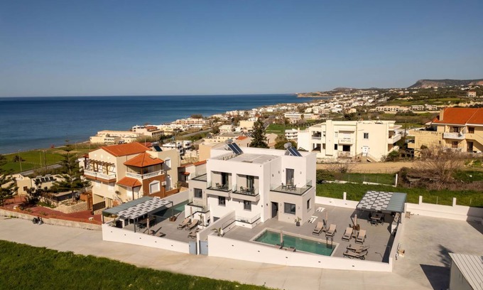 Sfakaki Villa | 320 m² Villa ∙ 10 bedrooms ∙ 22 guests