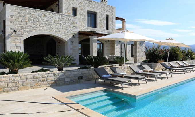 Prines Villa | 320 m² Villa ∙ 4 bedrooms ∙ 9 guests