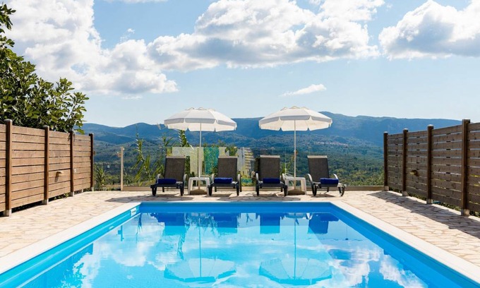 Esperion Villa | 320 m² Villa ∙ 5 bedrooms ∙ 9 guests