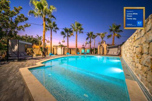 Stavros Villa | 322 m² Villa ∙ 6 bedrooms ∙ 16 guests