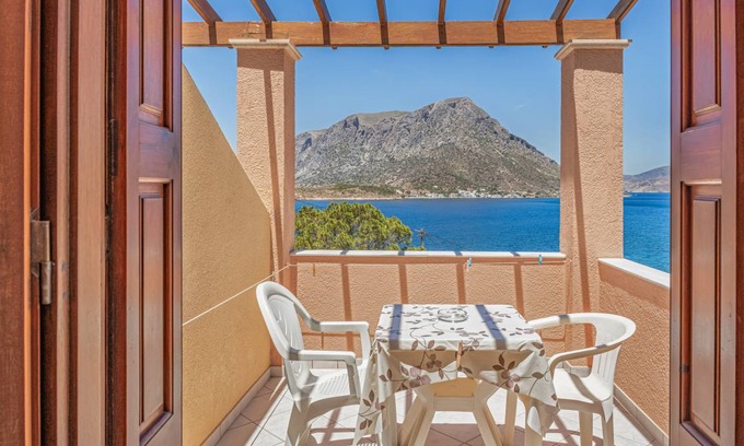 Kamari Apartment | 35 m² Apartment ∙ 1 bedroom ∙ 4 guests