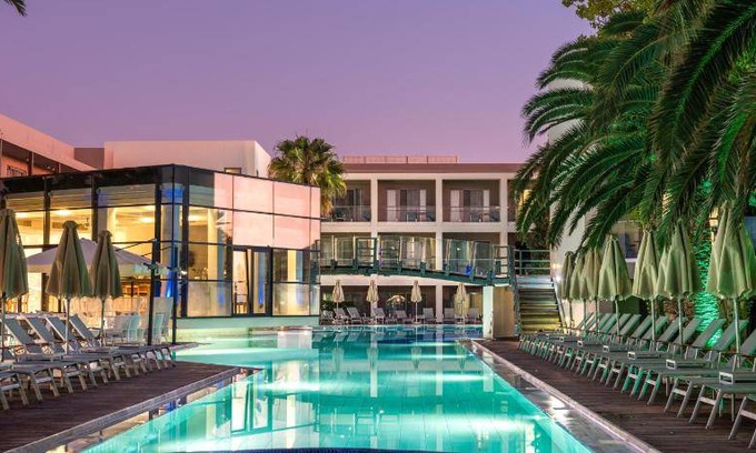 Platanes Hotel | 35 m² Hotel ∙ 127 guests