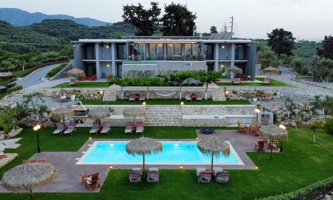 Agia House | 370 m² Farmhouse ∙ 9 bedrooms ∙ 18 guests