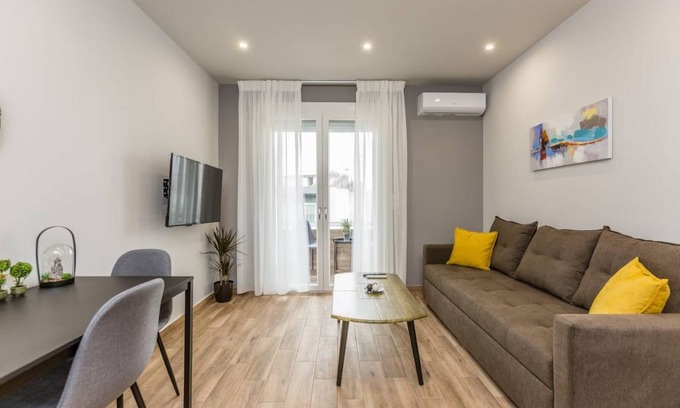 Dafni-Ymittos Apartment | 40 m² Apartment ∙ 1 bedroom ∙ 3 guests