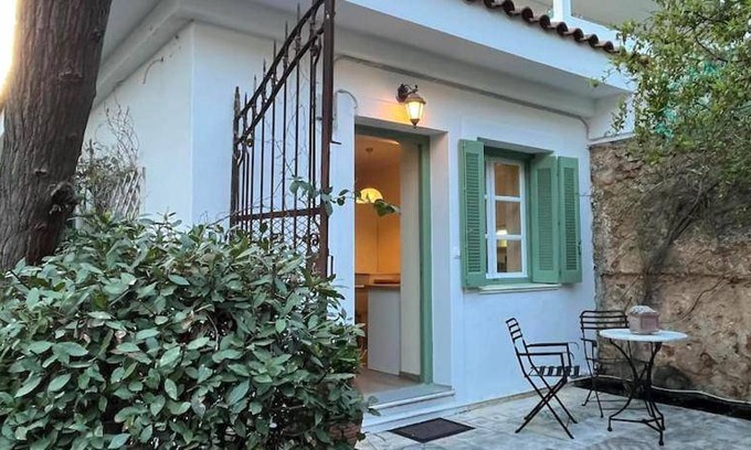 Marousi House | 40 m² House ∙ 1 bedroom ∙ 3 guests