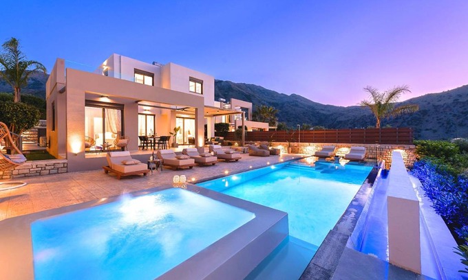 Mouri House | 400 m² House ∙ 11 bedrooms ∙ 28 guests