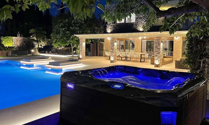 Potamos Villa | 400 m² Villa ∙ 6 bedrooms ∙ 13 guests