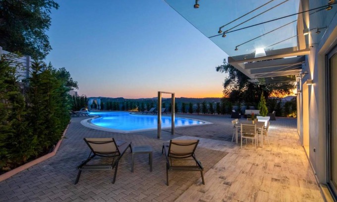 Kommeno Villa | 450 m² Villa ∙ 4 bedrooms ∙ 8 guests