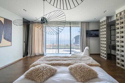 Polichrono Villa | 5 bedrooms 5 bathrooms LUXURY House with pool