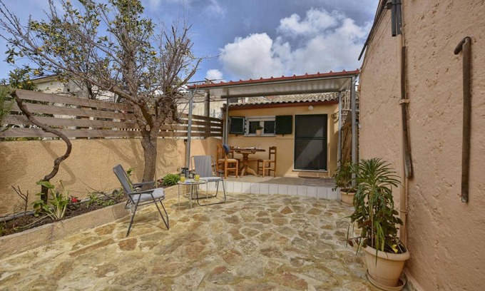 Dafnata House | 50 m² House ∙ 1 bedroom ∙ 2 guests