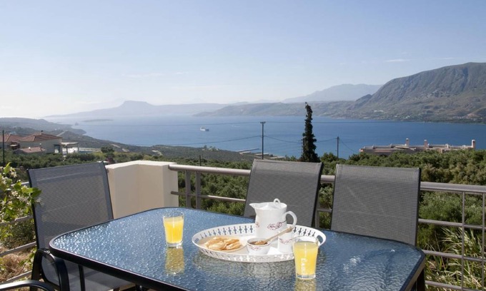 Pitharion Apartment | 52 m² Apartment ∙ 1 bedroom ∙ 4 guests