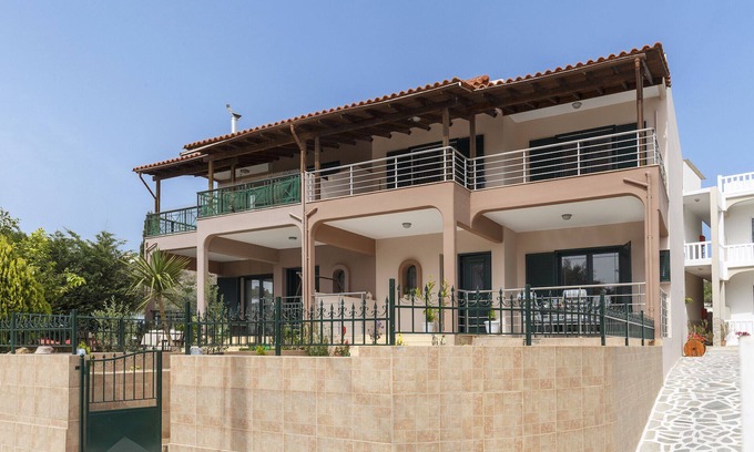 Archangelos Villa | 6 guest accommodation Villa in Archangelos