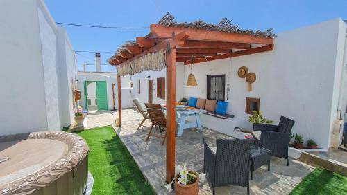 South Rhodes House | 60 m² House ∙ 2 bedrooms ∙ 4 guests