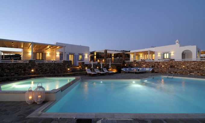Koufonisia Villa | 620 m² Villa ∙ 8 bedrooms ∙ 19 guests
