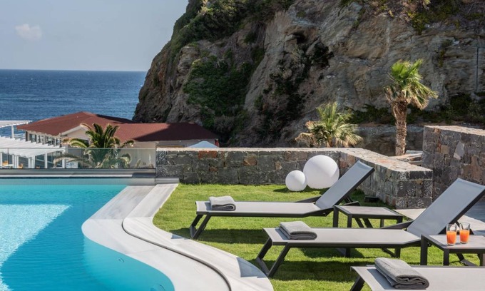 Agia Pelagia Villa | 620 m² Villa ∙ 9 bedrooms ∙ 18 guests
