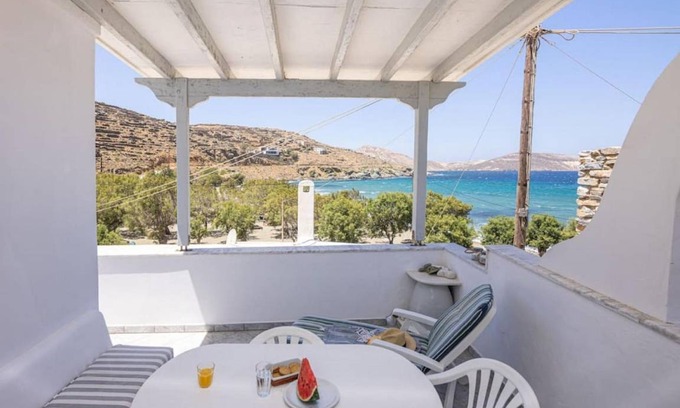 Panormos Apartment | 65 m² Apartment ∙ 2 bedrooms ∙ 7 guests