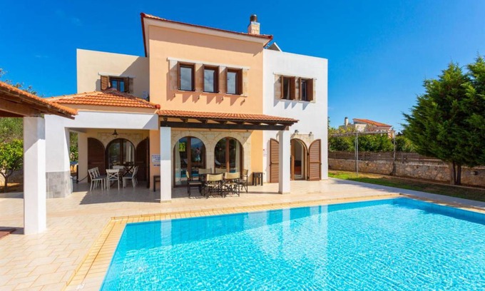 Kefalas Villa | 655 m² Villa ∙ 19 bedrooms ∙ 36 guests