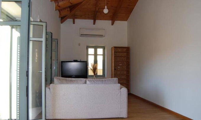 Neapoli House | 70 m² House ∙ 1 bedroom ∙ 3 guests