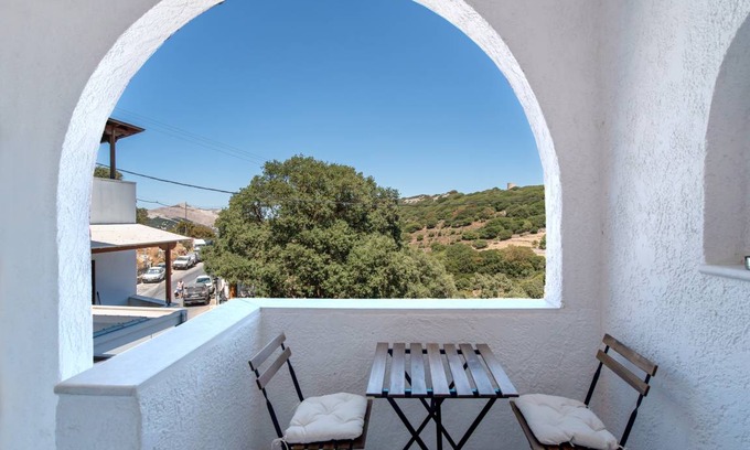 Aperathos Apartment | 75 m² Apartment ∙ 2 bedrooms ∙ 3 guests