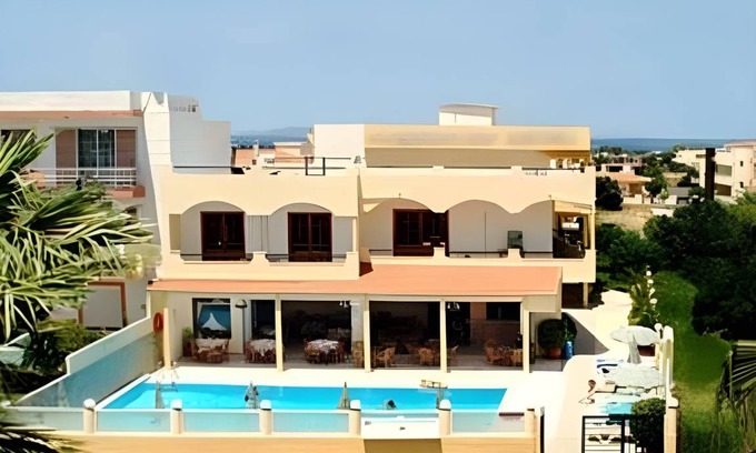 Petaloudes Apartment | 75 m² Serviced apartment ∙ 2 bedrooms ∙ 127 guests