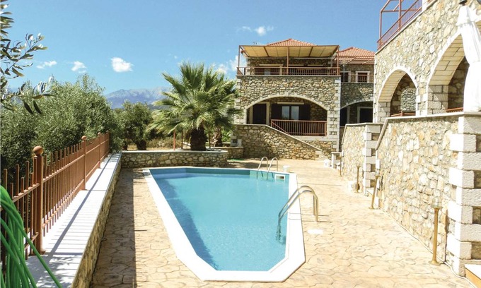 Paralia House | 80 m² House ∙ 2 bedrooms ∙ 6 guests