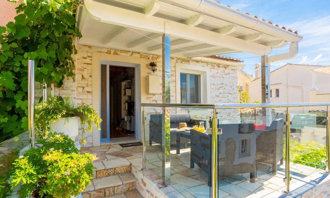 Agios Stefanos Apartment | 82 m² Apartment ∙ 2 bedrooms ∙ 5 guests