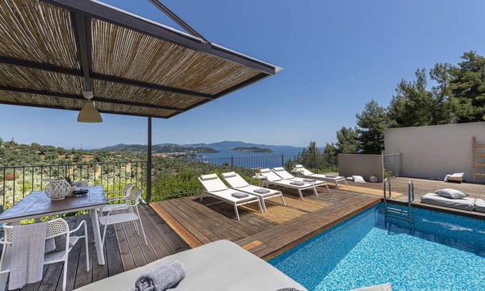 Achladies Villa | 85 m² Villa ∙ 3 bedrooms ∙ 7 guests