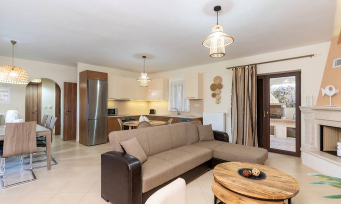Agia Marina House | 90 m² House ∙ 2 bedrooms ∙ 5 guests