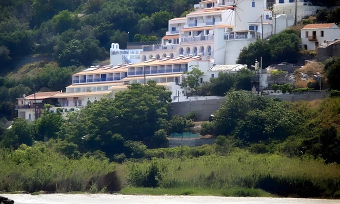 Evdilos Apartment | 90 m² Serviced apartment ∙ 2 bedrooms ∙ 10 guests