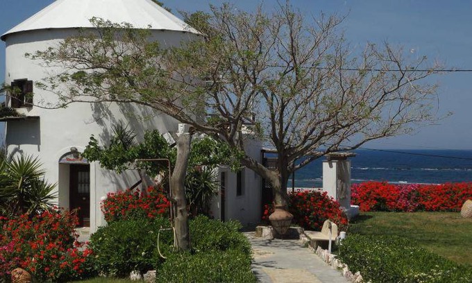 Skiros House | 95 m² House ∙ 3 bedrooms ∙ 6 guests