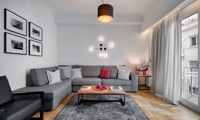 Plaka Apartment | A MINIMAL HAVEN BETWEEN THE ACROPOLIS AND SYNTAGMA