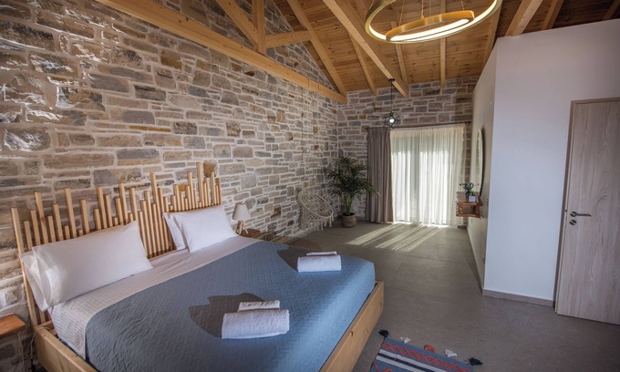Faistos Villa | ALMOND SUNSET VILLA by Irenekomos apartments