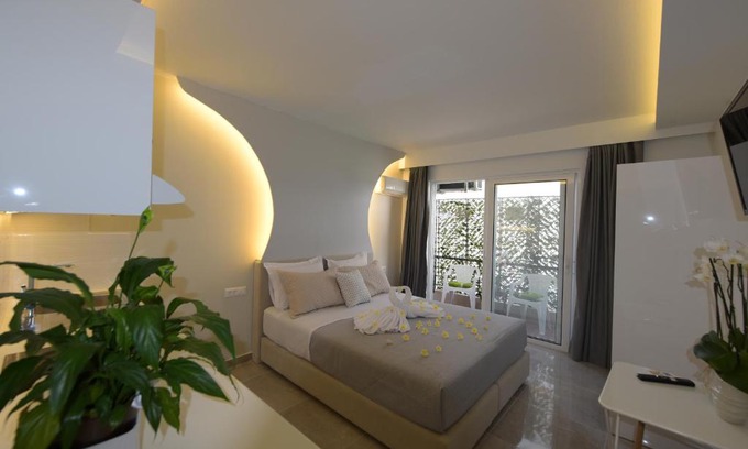 Rhodes Apartment | Astoria Studio IV, Rhodes City Center